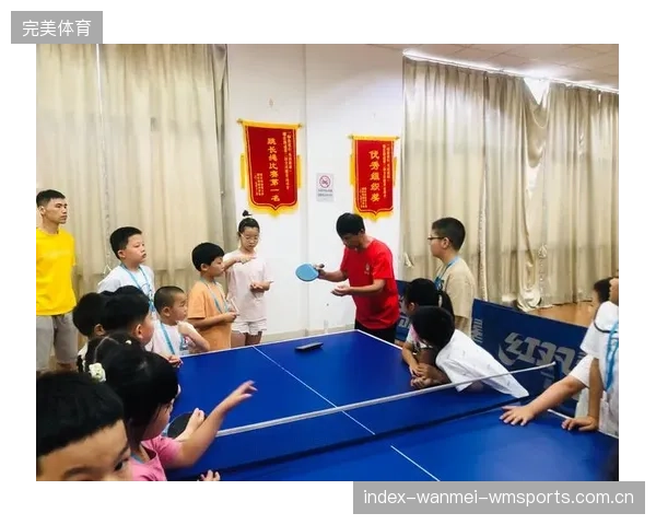 乒乓赛场技术动作创新频出，教练圈争相模仿学习